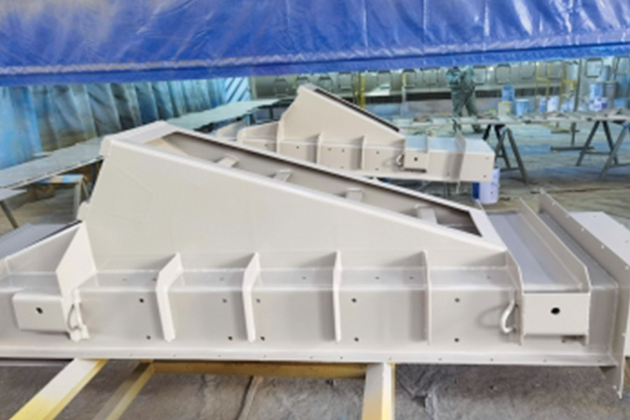 Värähtelyä välittävä mekaaninen rakenne